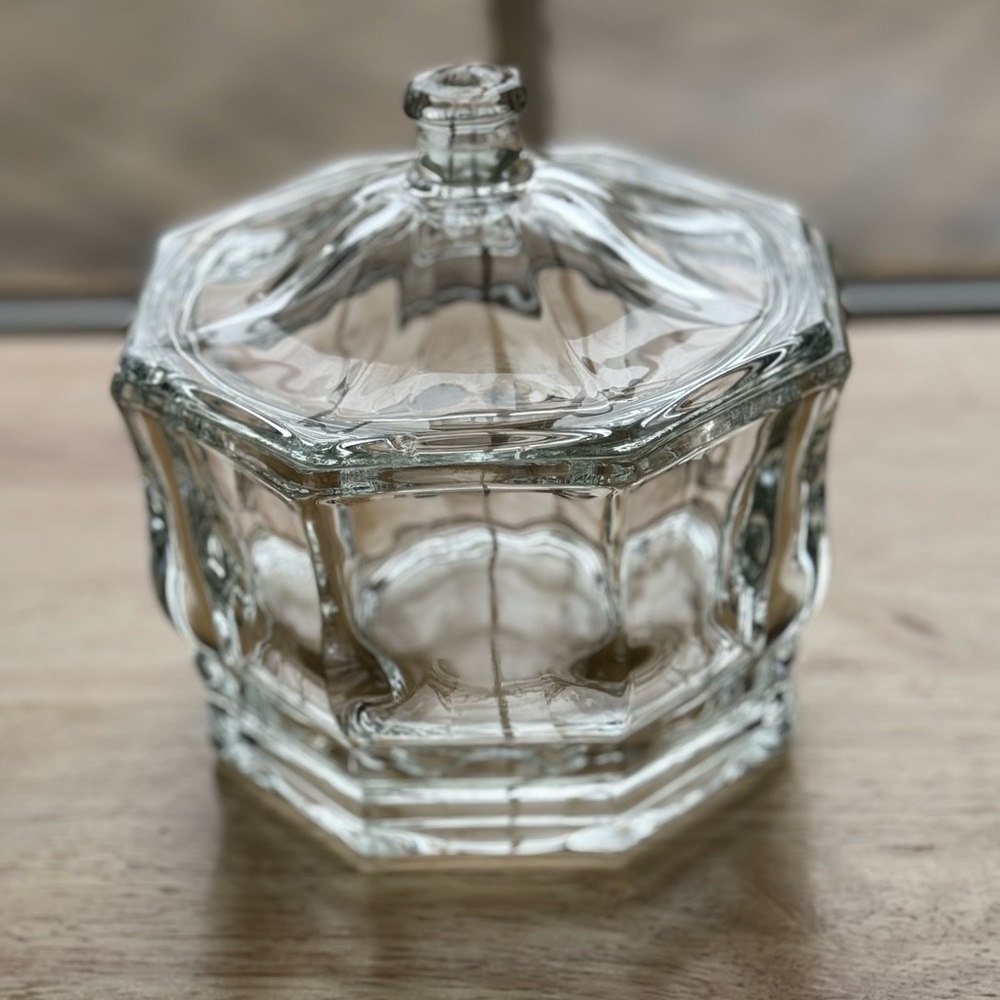 VINTAGE 1950-60’s~INDIANA GLASS~USA~CONCORD PATTERN~CRYSTAL~”CANDY BOX”~G132